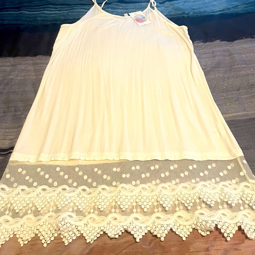 LACE SLIP DRESS EXTENDER TOP IN OFF WHITE - Picture 5 of 9